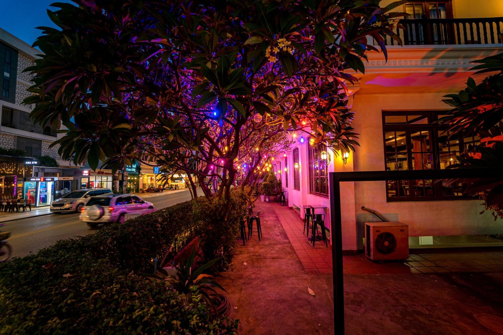 Royal Crown Hotel Siem Reap Exterior foto