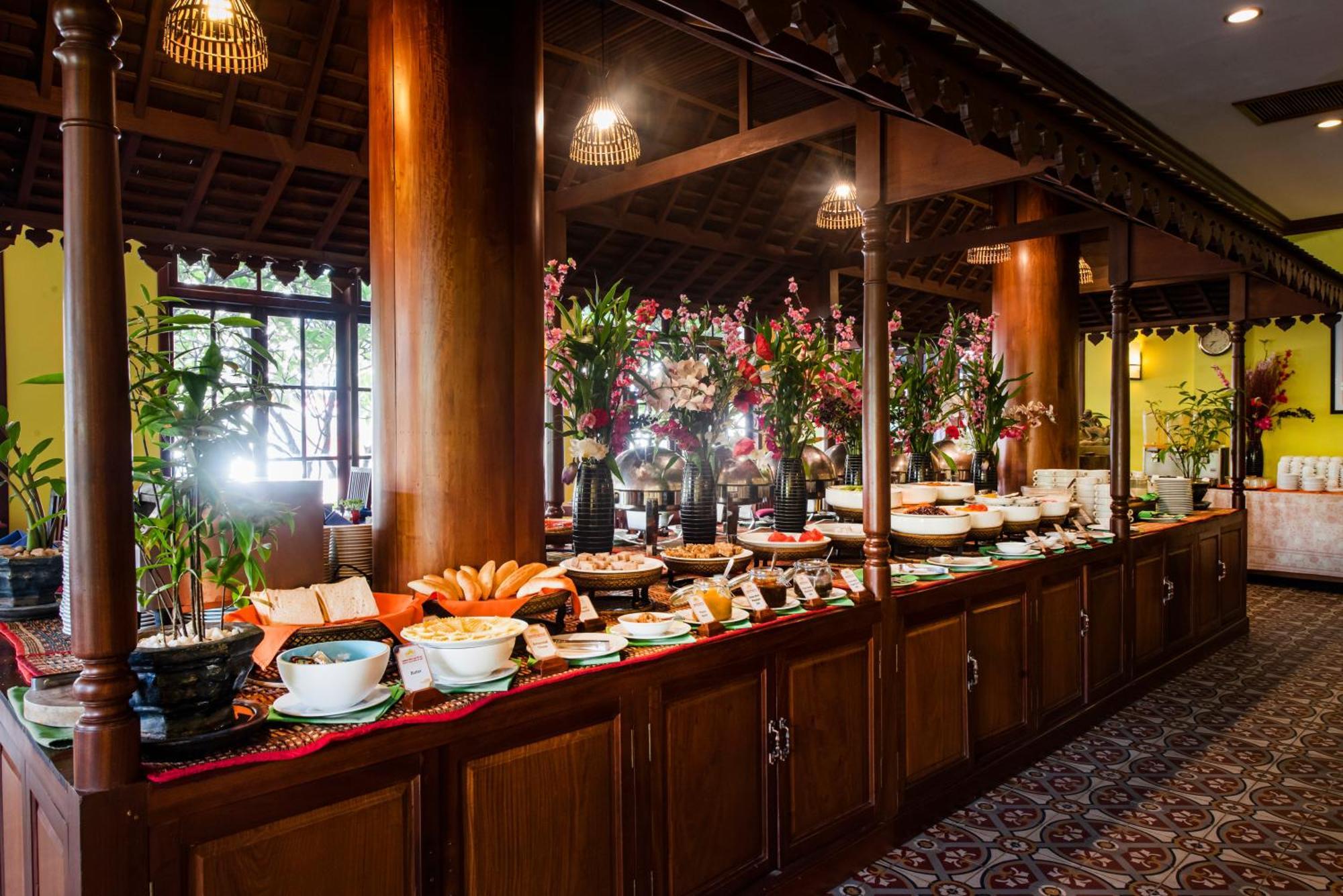 Royal Crown Hotel Siem Reap Exterior foto