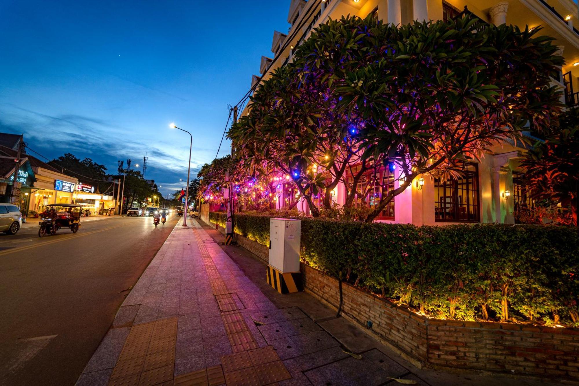 Royal Crown Hotel Siem Reap Exterior foto