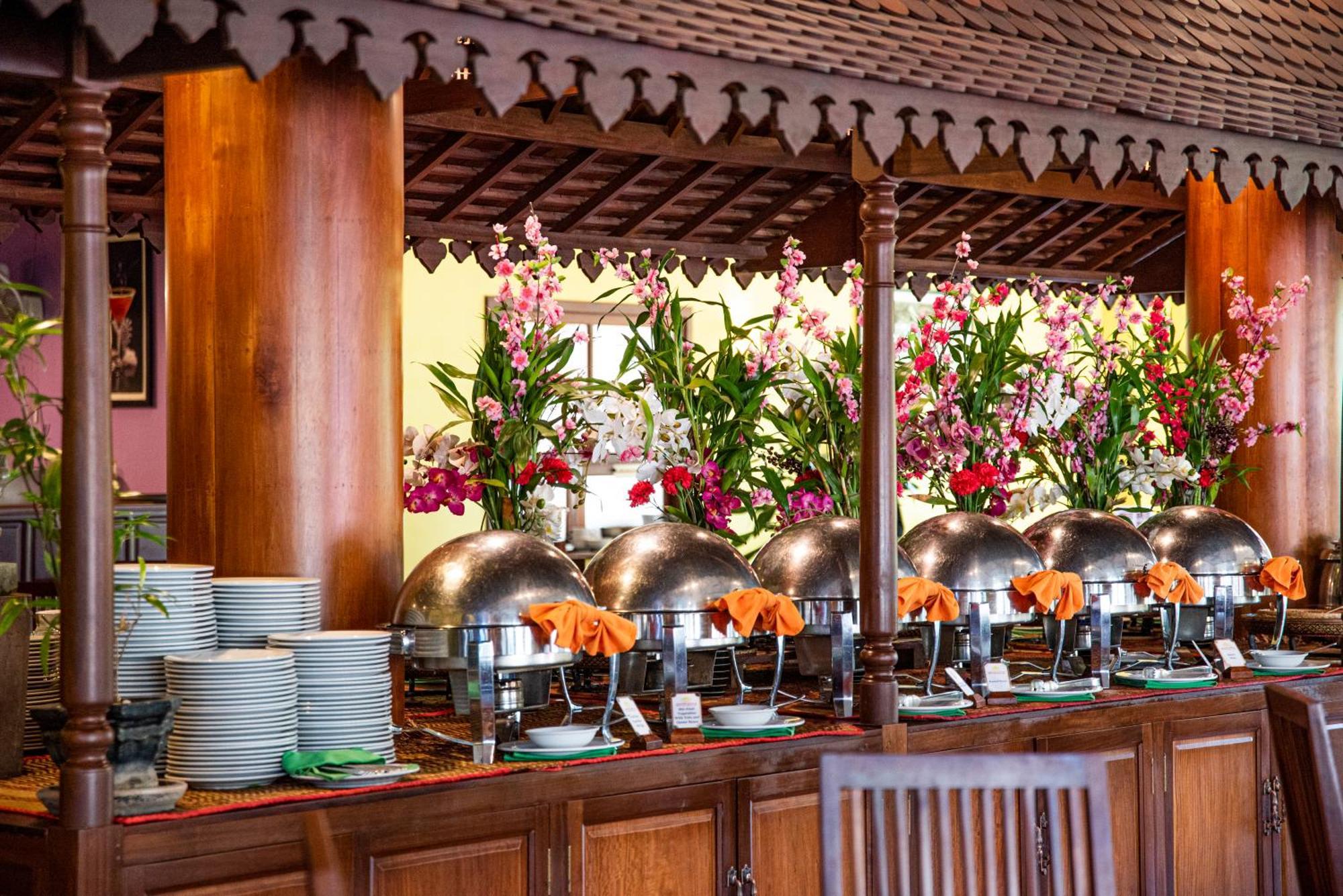 Royal Crown Hotel Siem Reap Exterior foto