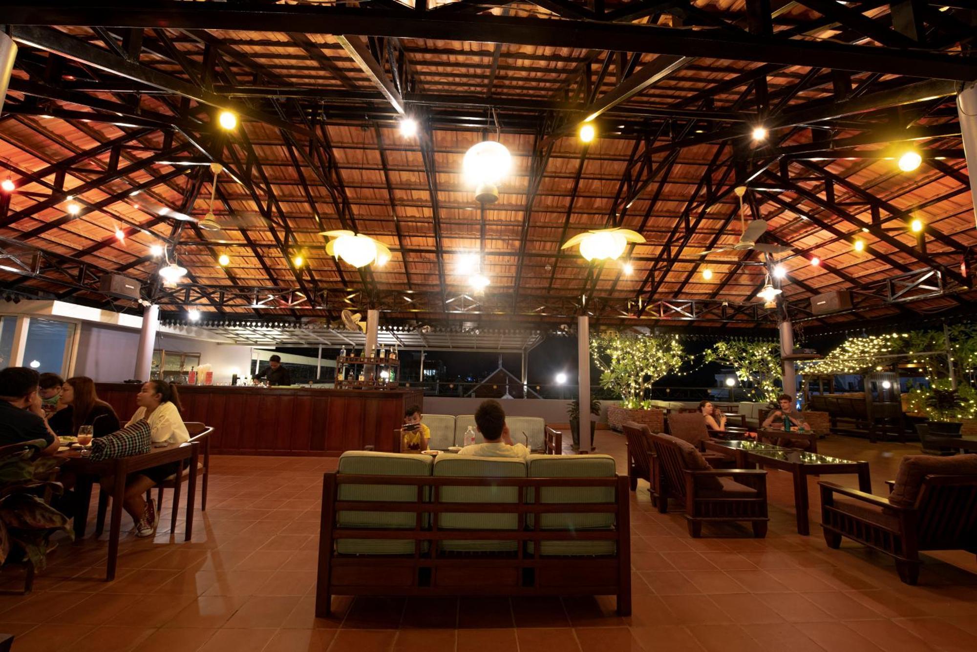Royal Crown Hotel Siem Reap Exterior foto