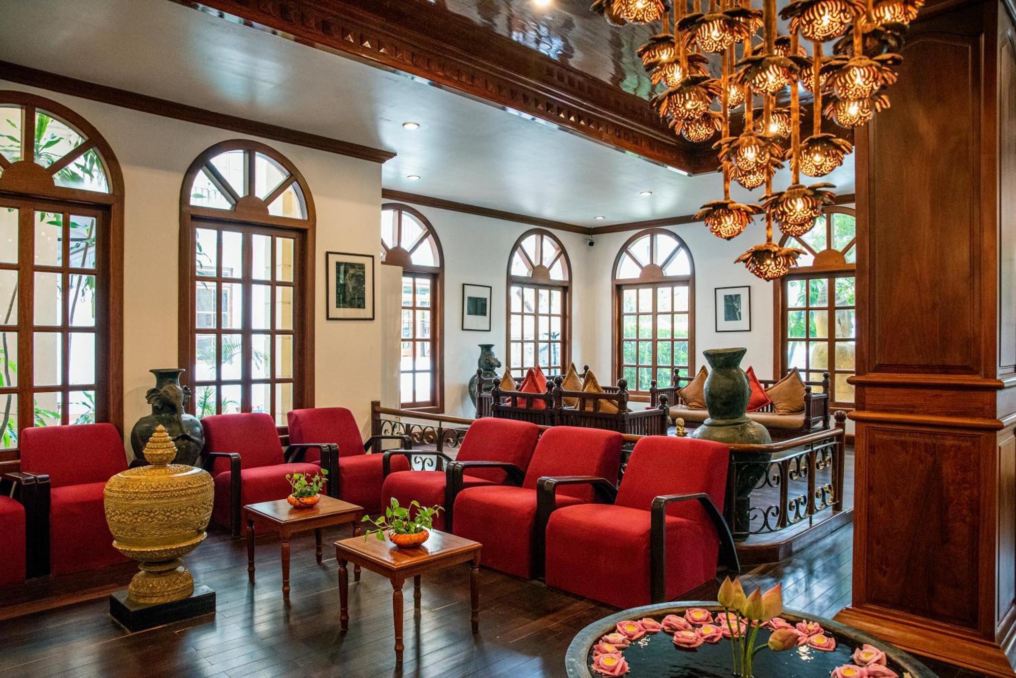 Royal Crown Hotel Siem Reap Exterior foto
