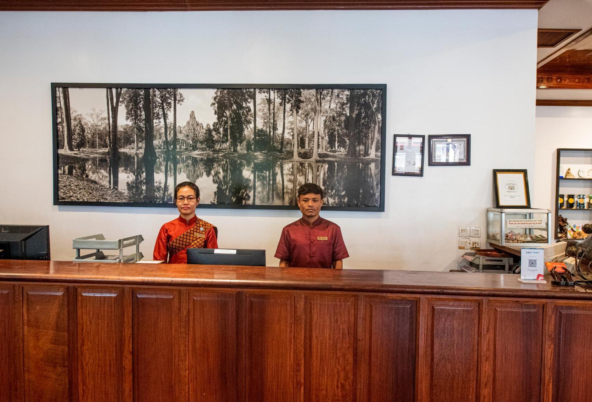 Royal Crown Hotel Siem Reap Exterior foto