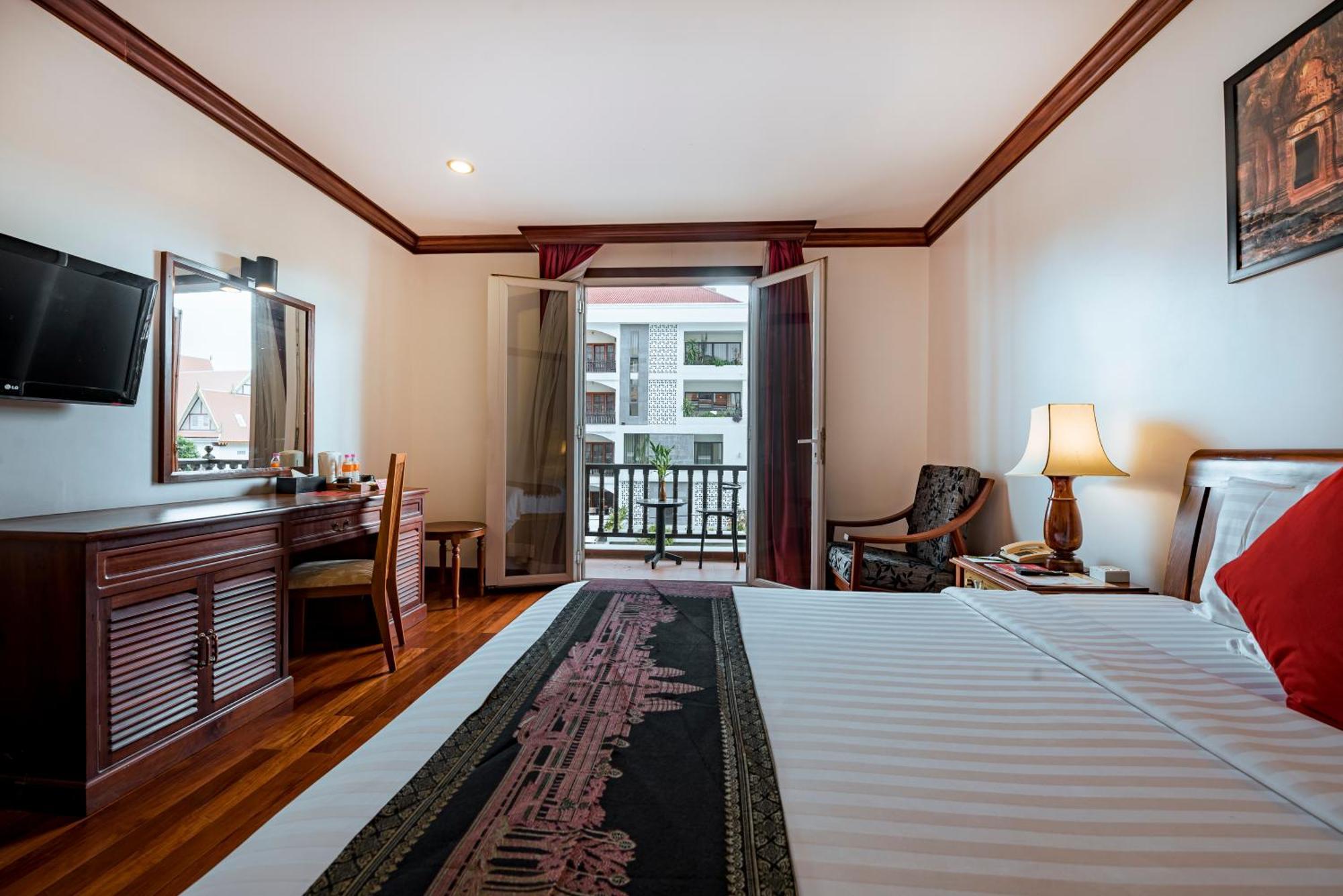 Royal Crown Hotel Siem Reap Exterior foto