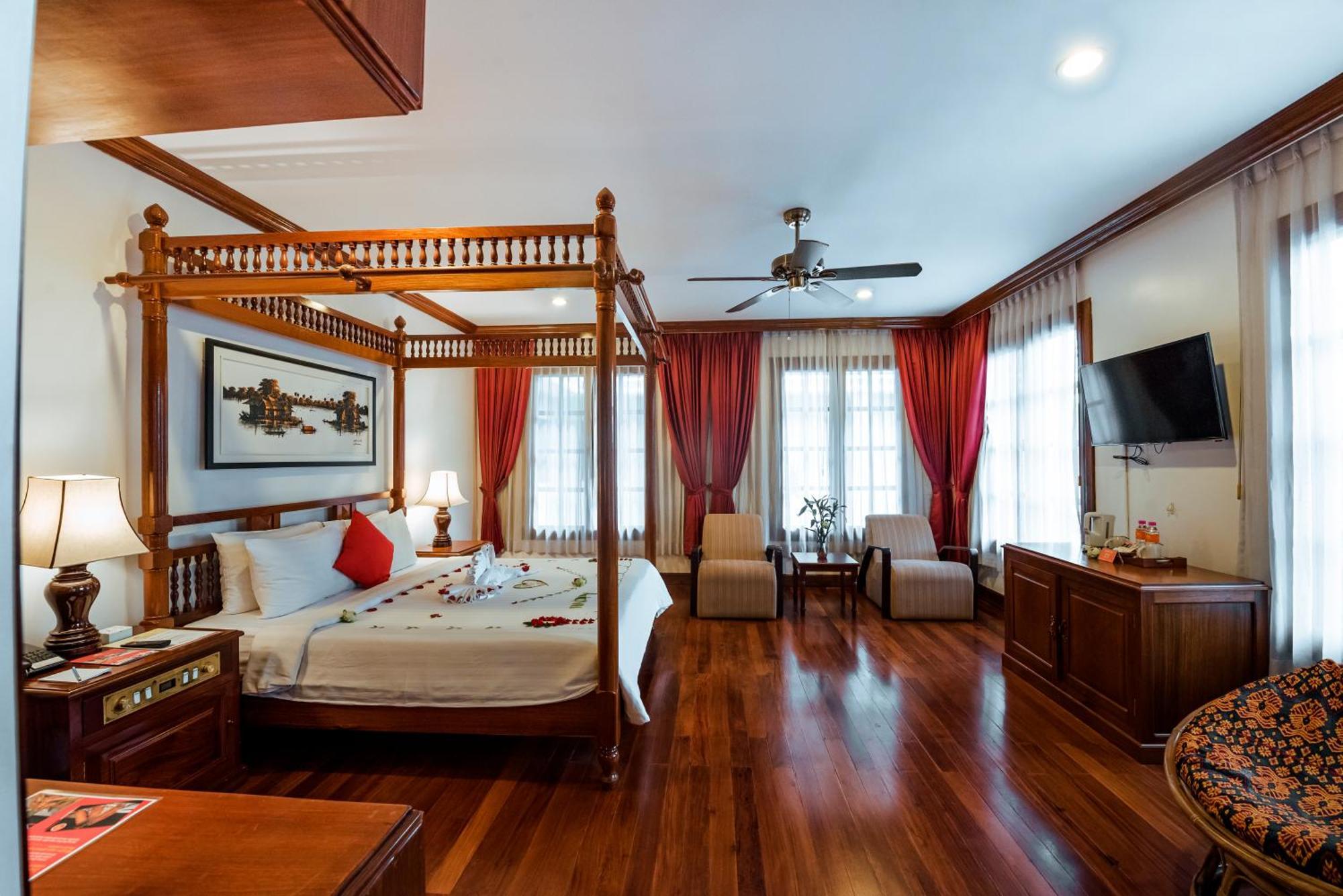 Royal Crown Hotel Siem Reap Exterior foto