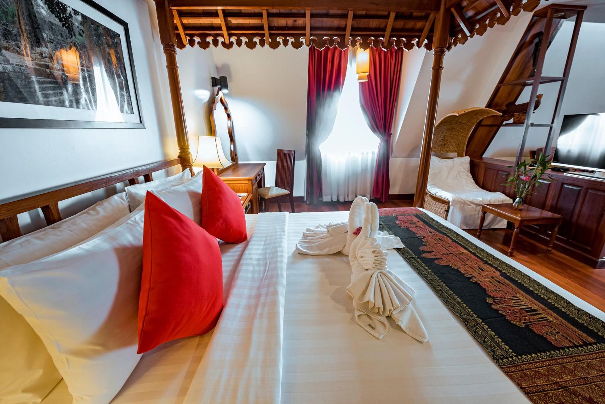 Royal Crown Hotel Siem Reap Exterior foto